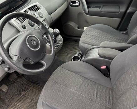 Серый Рено Сценик, объемом двигателя 2 л и пробегом 216 тыс. км за 5000 $, фото 3 на Automoto.ua