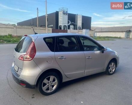 Рено Сценик 2009 в Чернигове на Automoto.ua Серый Рено Сценик, объемом двигателя 1.5 л и пробегом 240 тыс. км за 6400 $, фото 3 на Automoto.ua