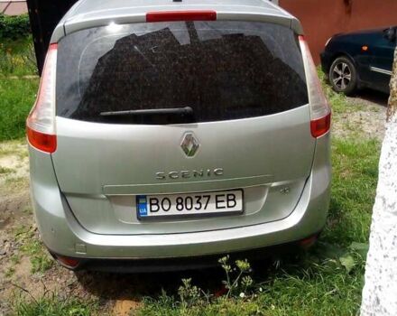 Серый Рено Сценик, объемом двигателя 0 л и пробегом 35 тыс. км за 7300 $, фото 1 на Automoto.ua