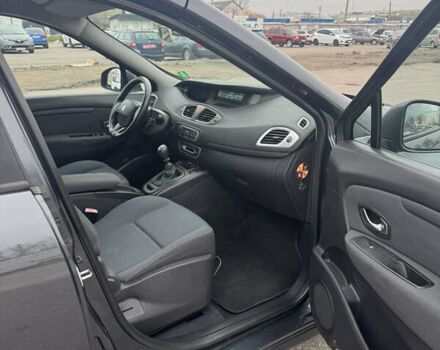 Серый Рено Сценик, объемом двигателя 1.6 л и пробегом 218 тыс. км за 7800 $, фото 34 на Automoto.ua