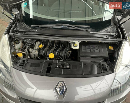 Серый Рено Сценик, объемом двигателя 1.6 л и пробегом 214 тыс. км за 7350 $, фото 62 на Automoto.ua