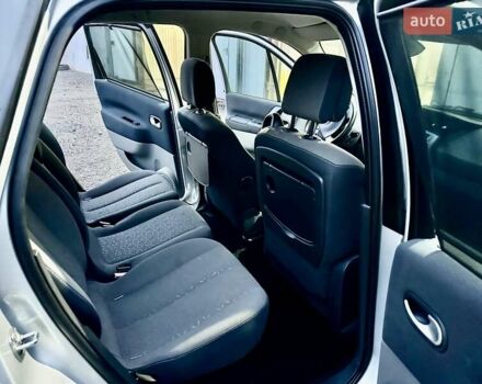 Серый Рено Сценик, объемом двигателя 1.6 л и пробегом 228 тыс. км за 5450 $, фото 22 на Automoto.ua