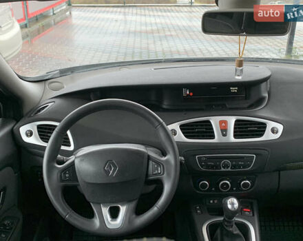 Серый Рено Сценик, объемом двигателя 1.6 л и пробегом 214 тыс. км за 7350 $, фото 49 на Automoto.ua