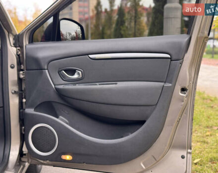 Сірий Рено Сценік, об'ємом двигуна 1.5 л та пробігом 234 тис. км за 5700 $, фото 54 на Automoto.ua