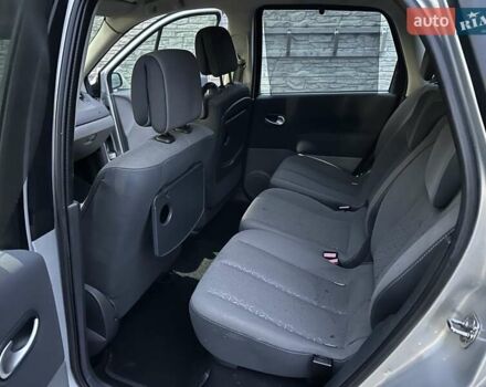 Серый Рено Сценик, объемом двигателя 1.6 л и пробегом 228 тыс. км за 5450 $, фото 18 на Automoto.ua