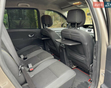 Сірий Рено Сценік, об'ємом двигуна 1.5 л та пробігом 234 тис. км за 5700 $, фото 50 на Automoto.ua