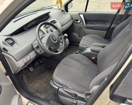 Серый Рено Сценик, объемом двигателя 2 л и пробегом 216 тыс. км за 5000 $, фото 2 на Automoto.ua