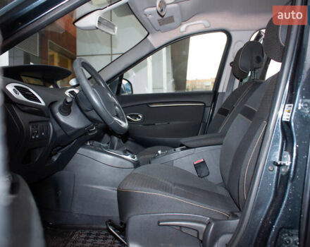 Серый Рено Сценик, объемом двигателя 2 л и пробегом 130 тыс. км за 8200 $, фото 10 на Automoto.ua