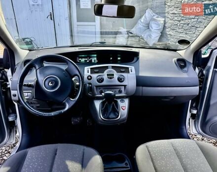 Серый Рено Сценик, объемом двигателя 1.6 л и пробегом 228 тыс. км за 5450 $, фото 16 на Automoto.ua