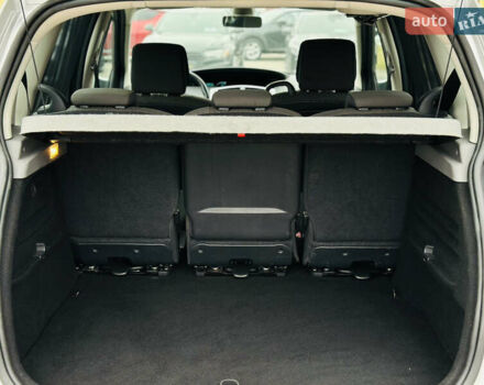 Серый Рено Сценик, объемом двигателя 1.6 л и пробегом 540 тыс. км за 6900 $, фото 11 на Automoto.ua