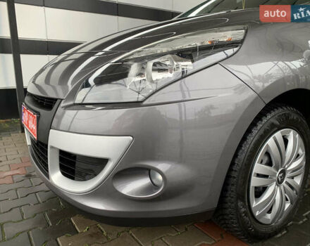 Серый Рено Сценик, объемом двигателя 1.6 л и пробегом 214 тыс. км за 7350 $, фото 10 на Automoto.ua