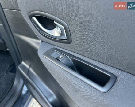 Сірий Рено Сценік, об'ємом двигуна 1.6 л та пробігом 237 тис. км за 7650 $, фото 56 на Automoto.ua