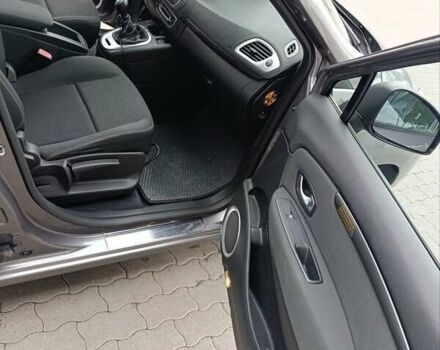 Сірий Рено Сценік, об'ємом двигуна 1.87 л та пробігом 225 тис. км за 7300 $, фото 21 на Automoto.ua