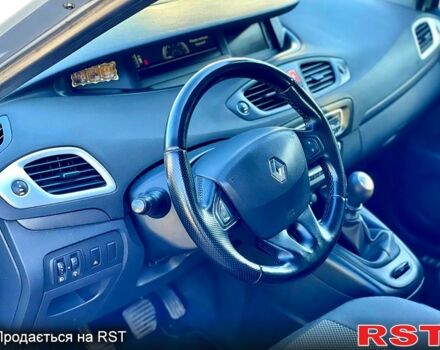 Рено Сценік 2009 у Лубнах на Automoto.ua Сірий Рено Сценік, об'ємом двигуна 1.5 л та пробігом 0 тис. км за 6650 $, фото 5 на Automoto.ua