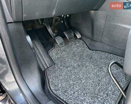 Сірий Рено Сценік, об'ємом двигуна 1.6 л та пробігом 237 тис. км за 7650 $, фото 32 на Automoto.ua