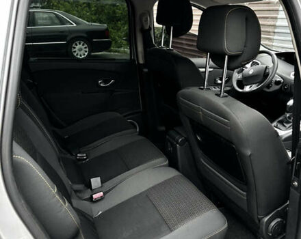 Серый Рено Сценик, объемом двигателя 2 л и пробегом 272 тыс. км за 6800 $, фото 38 на Automoto.ua