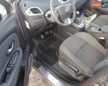 Серый Рено Сценик, объемом двигателя 1.6 л и пробегом 156 тыс. км за 7200 $, фото 7 на Automoto.ua