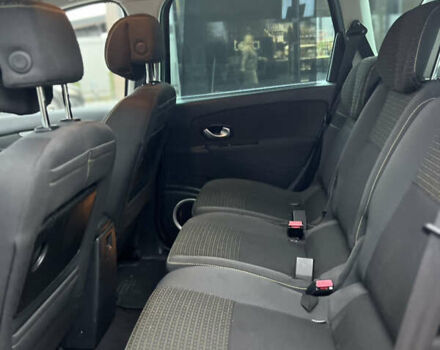 Сірий Рено Сценік, об'ємом двигуна 1.6 л та пробігом 176 тис. км за 7700 $, фото 17 на Automoto.ua