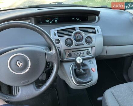 Рено Сценик 2009 в Харькове на Automoto.ua Серый Рено Сценик, объемом двигателя 0 л и пробегом 239 тыс. км за 6800 $, фото 7 на Automoto.ua