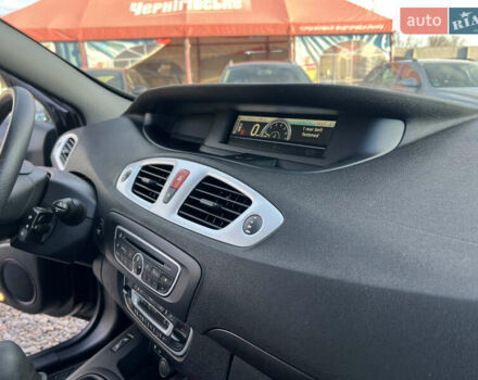 Сірий Рено Сценік, об'ємом двигуна 1.6 л та пробігом 237 тис. км за 7650 $, фото 49 на Automoto.ua