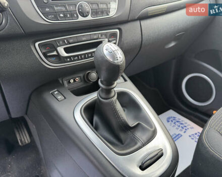 Сірий Рено Сценік, об'ємом двигуна 1.4 л та пробігом 176 тис. км за 7300 $, фото 11 на Automoto.ua