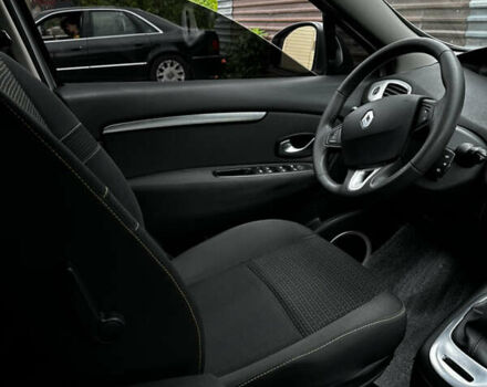 Серый Рено Сценик, объемом двигателя 2 л и пробегом 272 тыс. км за 6800 $, фото 28 на Automoto.ua