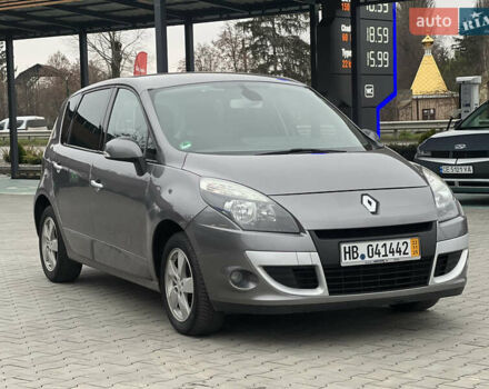 Сірий Рено Сценік, об'ємом двигуна 1.6 л та пробігом 176 тис. км за 7700 $, фото 3 на Automoto.ua