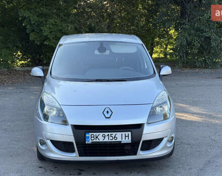 Серый Рено Сценик, объемом двигателя 2 л и пробегом 272 тыс. км за 6800 $, фото 1 на Automoto.ua