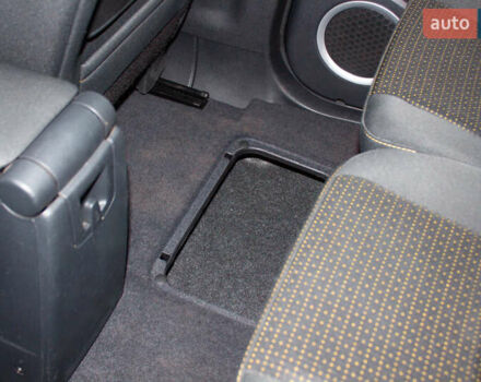 Серый Рено Сценик, объемом двигателя 2 л и пробегом 130 тыс. км за 8200 $, фото 32 на Automoto.ua