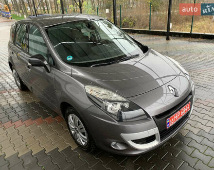 Серый Рено Сценик, объемом двигателя 1.6 л и пробегом 214 тыс. км за 7350 $, фото 1 на Automoto.ua