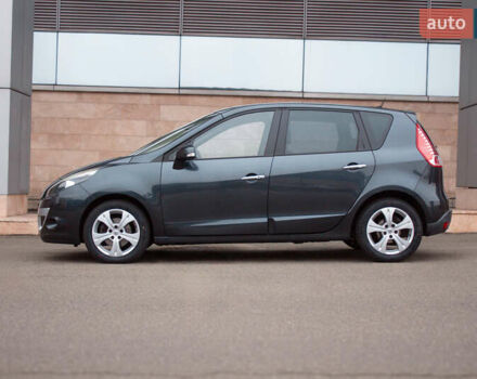 Серый Рено Сценик, объемом двигателя 2 л и пробегом 130 тыс. км за 8200 $, фото 5 на Automoto.ua