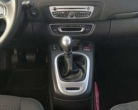 Серый Рено Сценик, объемом двигателя 1.6 л и пробегом 156 тыс. км за 7200 $, фото 10 на Automoto.ua