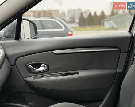 Серый Рено Сценик, объемом двигателя 1.6 л и пробегом 196 тыс. км за 6700 $, фото 49 на Automoto.ua