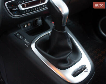 Серый Рено Сценик, объемом двигателя 2 л и пробегом 130 тыс. км за 8200 $, фото 24 на Automoto.ua