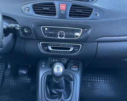 Серый Рено Сценик, объемом двигателя 1.46 л и пробегом 213 тыс. км за 5600 $, фото 43 на Automoto.ua