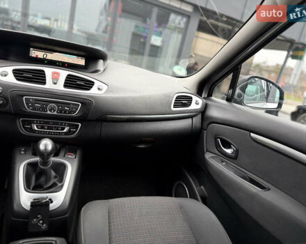 Серый Рено Сценик, объемом двигателя 1.6 л и пробегом 196 тыс. км за 6700 $, фото 34 на Automoto.ua