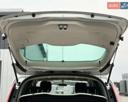 Серый Рено Сценик, объемом двигателя 1.6 л и пробегом 196 тыс. км за 6700 $, фото 108 на Automoto.ua