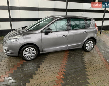 Серый Рено Сценик, объемом двигателя 1.6 л и пробегом 214 тыс. км за 7350 $, фото 2 на Automoto.ua