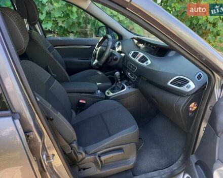 Рено Сценик 2009 в Болграде на Automoto.ua Серый Рено Сценик, объемом двигателя 1.4 л и пробегом 193 тыс. км за 6700 $, фото 29 на Automoto.ua