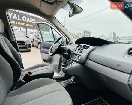 Серый Рено Сценик, объемом двигателя 1.6 л и пробегом 540 тыс. км за 6900 $, фото 22 на Automoto.ua