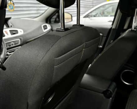 Серый Рено Сценик, объемом двигателя 2 л и пробегом 272 тыс. км за 6800 $, фото 39 на Automoto.ua