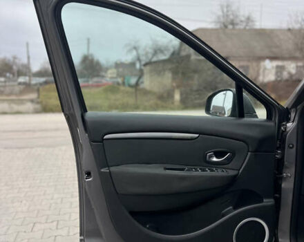 Сірий Рено Сценік, об'ємом двигуна 1.6 л та пробігом 176 тис. км за 7700 $, фото 12 на Automoto.ua
