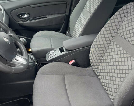 Сірий Рено Сценік, об'ємом двигуна 1.6 л та пробігом 237 тис. км за 7900 $, фото 12 на Automoto.ua