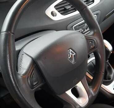 Серый Рено Сценик, объемом двигателя 2 л и пробегом 245 тыс. км за 7000 $, фото 10 на Automoto.ua