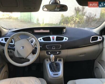 Рено Сценік 2010 у Хмельницькому на Automoto.ua Сірий Рено Сценік, об'ємом двигуна 1.9 л та пробігом 320 тис. км за 5399 $, фото 3 на Automoto.ua