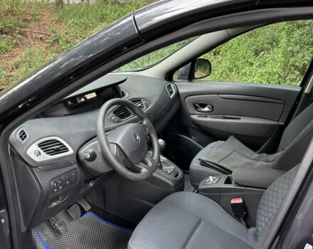 Серый Рено Сценик, объемом двигателя 1.5 л и пробегом 270 тыс. км за 6500 $, фото 9 на Automoto.ua