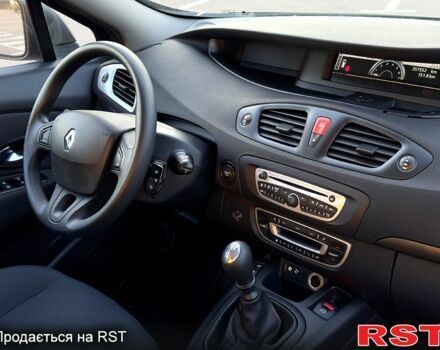 Серый Рено Сценик, объемом двигателя 1.6 л и пробегом 257 тыс. км за 6700 $, фото 4 на Automoto.ua
