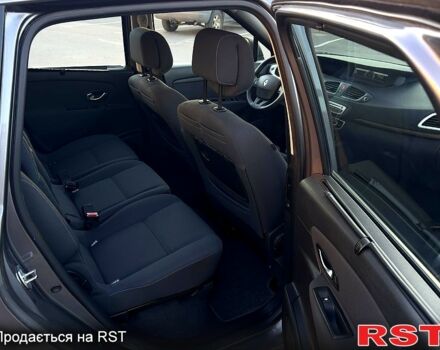 Серый Рено Сценик, объемом двигателя 1.6 л и пробегом 257 тыс. км за 6700 $, фото 5 на Automoto.ua