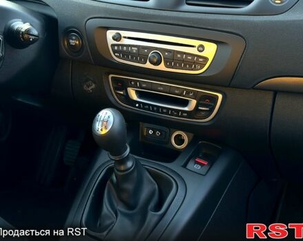 Серый Рено Сценик, объемом двигателя 1.6 л и пробегом 257 тыс. км за 6700 $, фото 2 на Automoto.ua