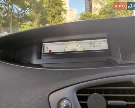 Рено Сценик 2010 в Киеве на Automoto.ua Серый Рено Сценик, объемом двигателя 1.5 л и пробегом 320 тыс. км за 7499 $, фото 5 на Automoto.ua